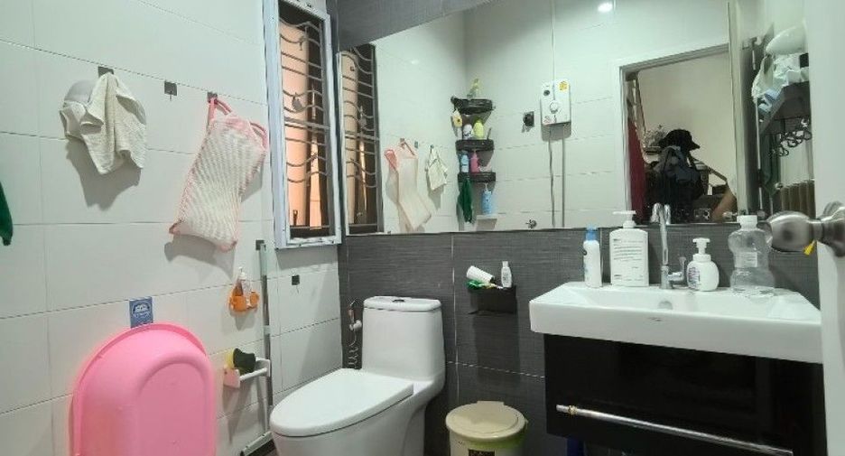 For sale 3 bedrooms house in Don Mueang, Bangkok