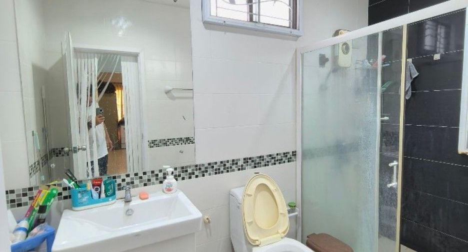 For sale 3 bedrooms house in Don Mueang, Bangkok