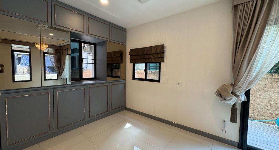 For rent 4 bedrooms house in Suan Luang, Bangkok