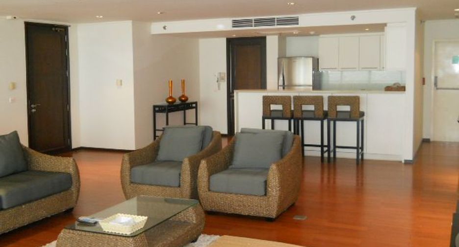 For rent 3 bedrooms condo in Central Pattaya, Pattaya