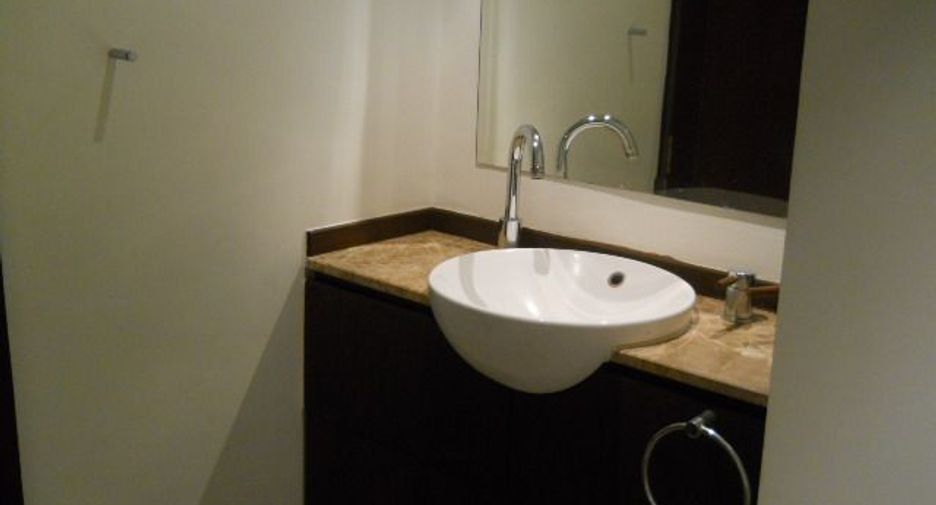 For rent 3 bedrooms condo in Central Pattaya, Pattaya