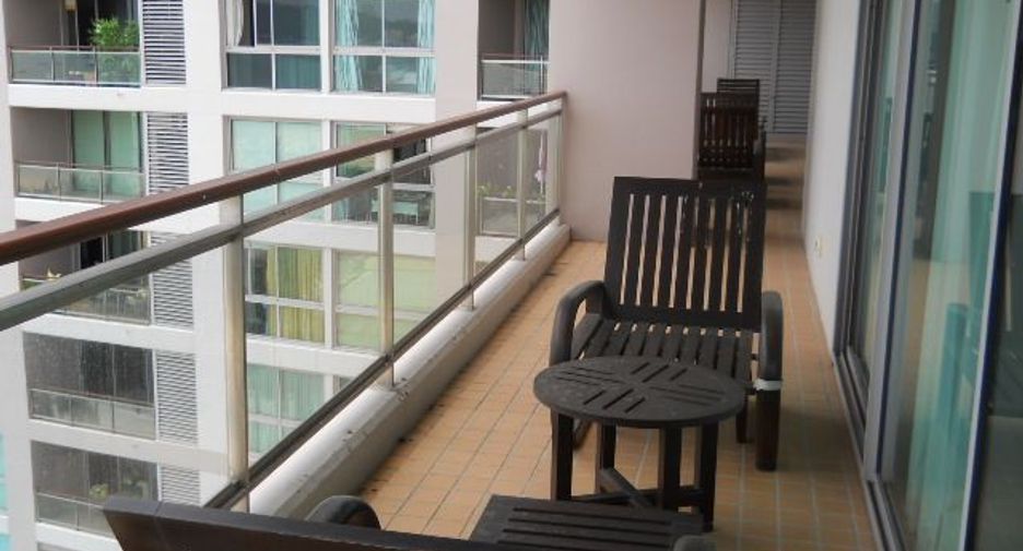 For rent 3 bedrooms condo in Central Pattaya, Pattaya