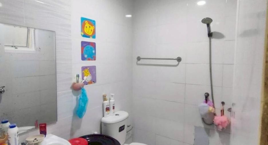 Reihenhaus zum Kauf mit 2 Zimmer in Ban Pho, Chachoengsao