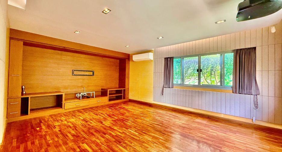 For sale 4 bedrooms house in Thawi Watthana, Bangkok