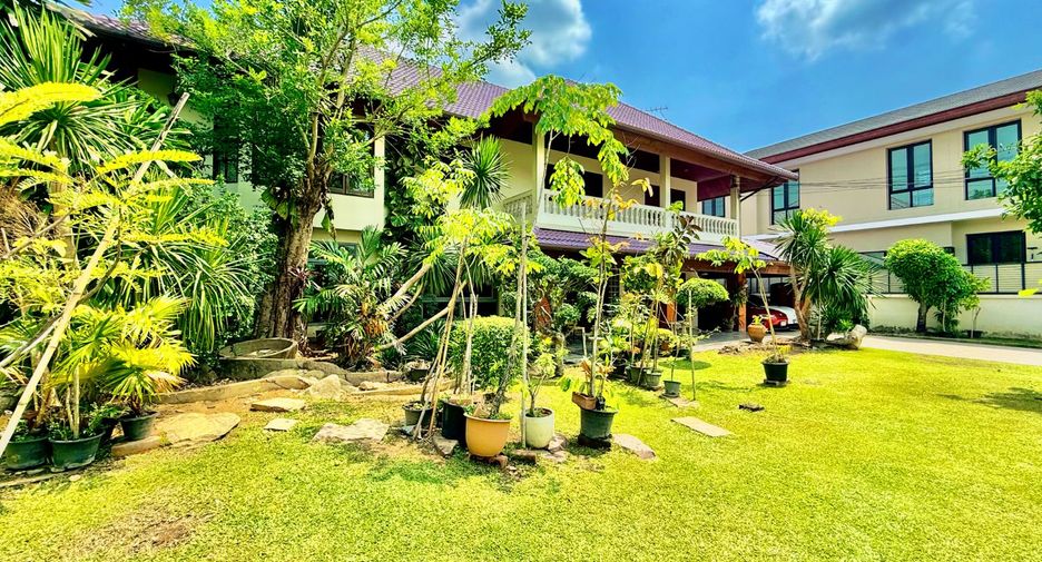 For sale 4 bedrooms house in Thawi Watthana, Bangkok