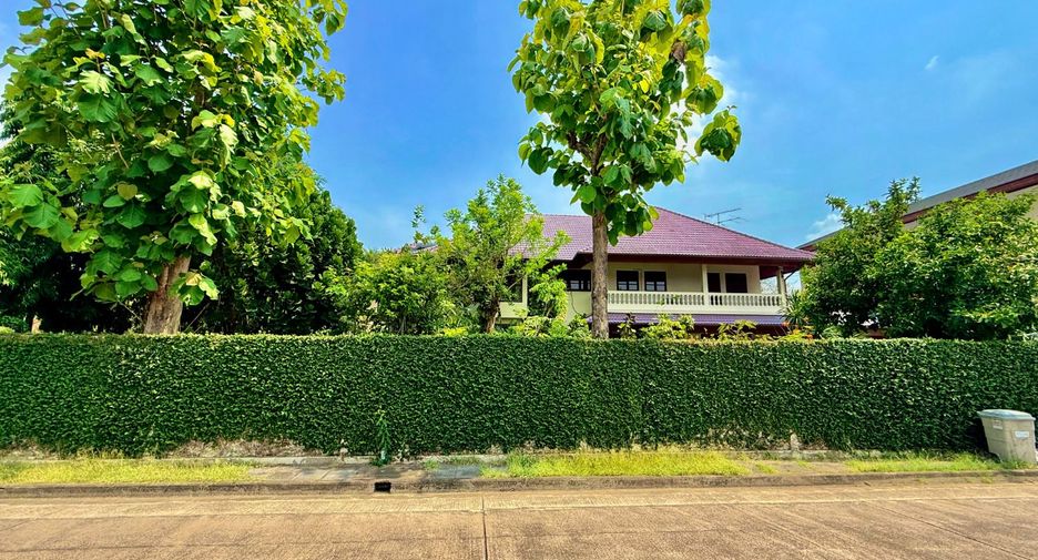 For sale 4 bedrooms house in Thawi Watthana, Bangkok