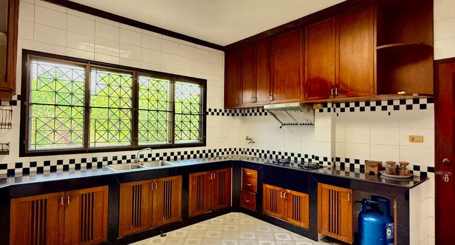 For sale 4 bedrooms house in Thawi Watthana, Bangkok