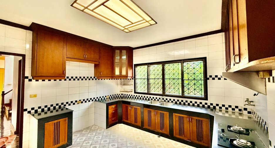 For sale 4 bedrooms house in Thawi Watthana, Bangkok