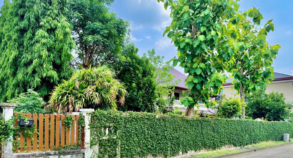 For sale 4 bedrooms house in Thawi Watthana, Bangkok