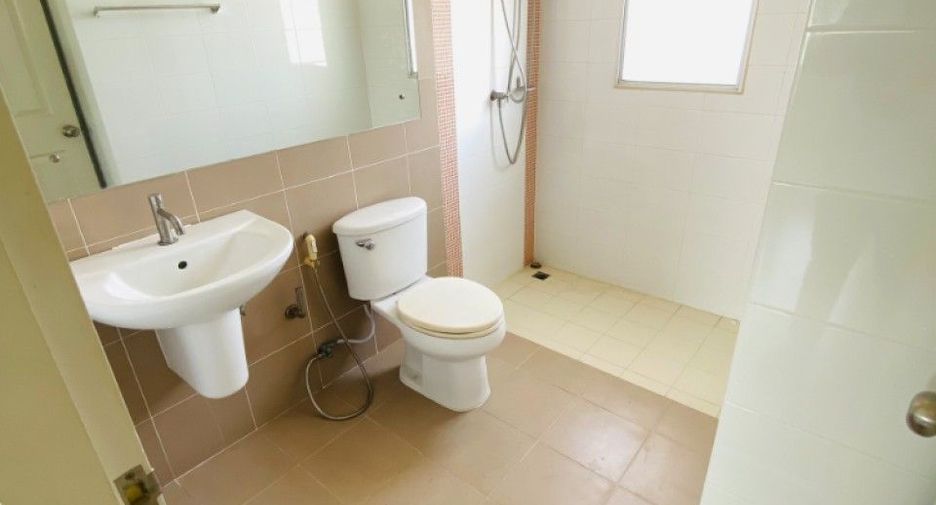For sale 3 bedrooms townhouse in Bang Phli, Samut Prakan