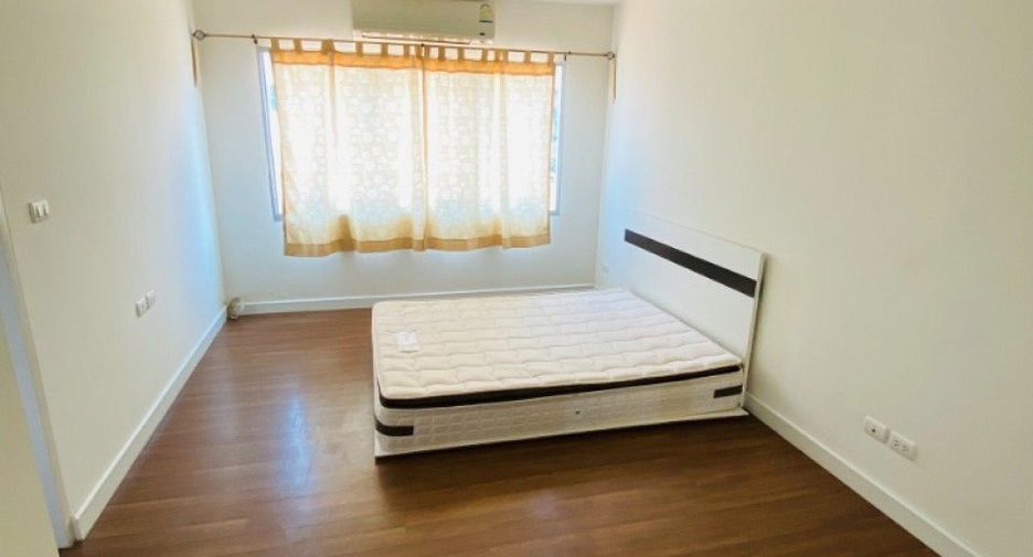 For sale 3 bedrooms townhouse in Bang Phli, Samut Prakan