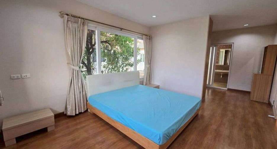 For rent 3 bedrooms house in Pak Kret, Nonthaburi