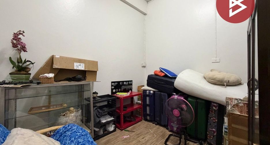 For sale 4 bedrooms townhouse in Nong Khaem, Bangkok