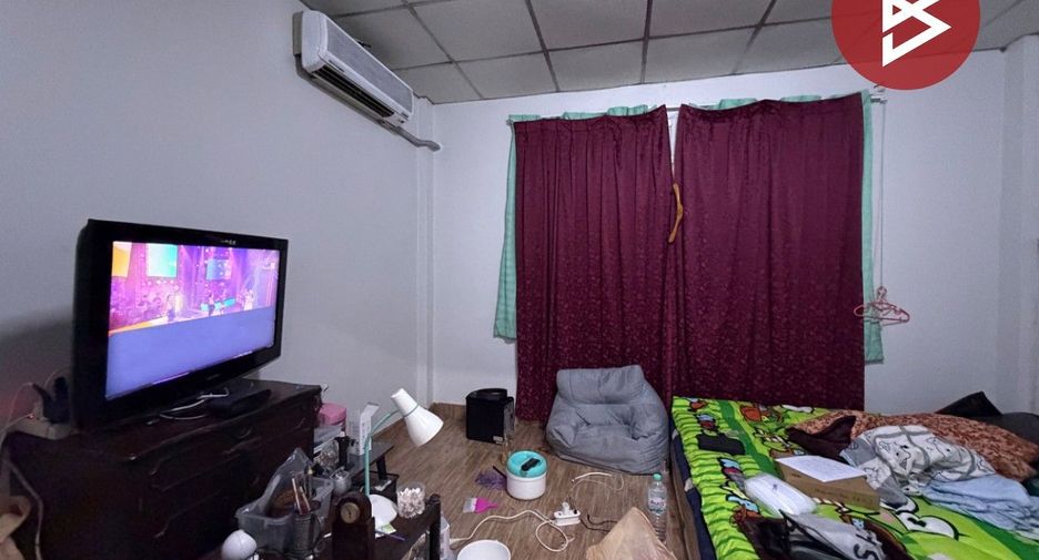 For sale 4 bedrooms townhouse in Nong Khaem, Bangkok