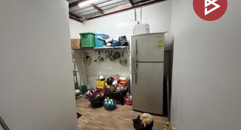 For sale 4 bedrooms townhouse in Nong Khaem, Bangkok
