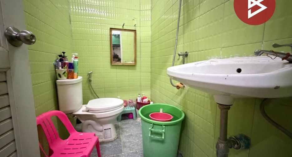 For sale 4 bedrooms townhouse in Nong Khaem, Bangkok