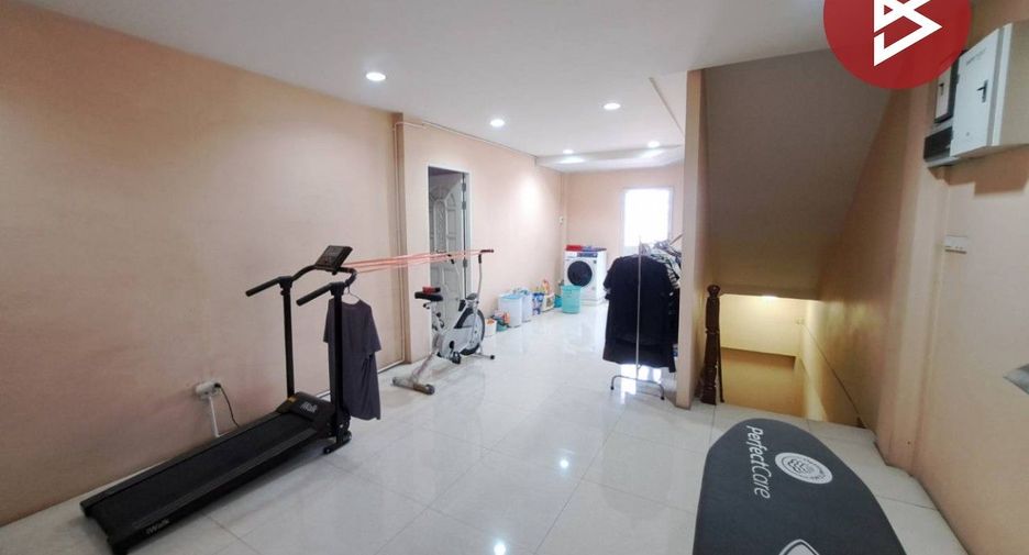 For sale 5 bedrooms retail Space in Phra Pradaeng, Samut Prakan