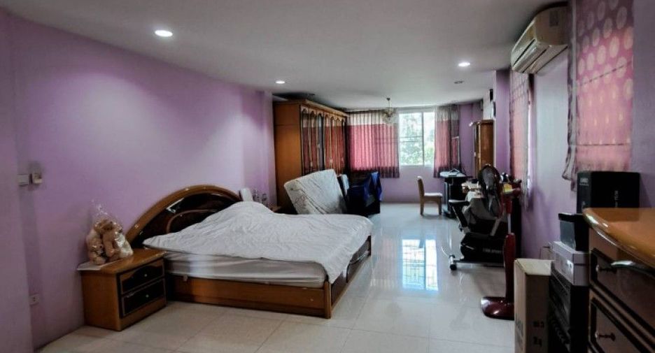 For sale 5 bedrooms retail Space in Phra Pradaeng, Samut Prakan