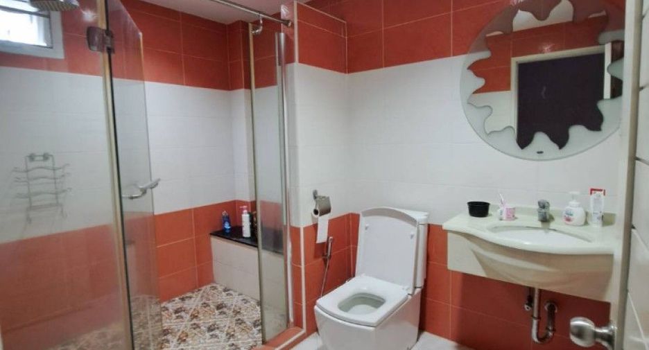 For sale 5 bedrooms retail Space in Phra Pradaeng, Samut Prakan