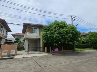 For sale 3 bedrooms house in Mueang Pathum Thani, Pathum Thani