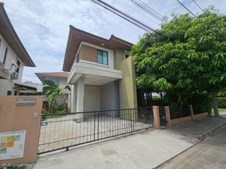 For sale 3 bedrooms house in Mueang Pathum Thani, Pathum Thani