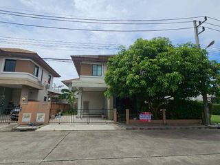 For sale 3 bedrooms house in Mueang Pathum Thani, Pathum Thani