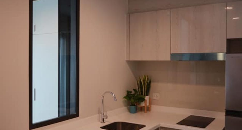 À louer et à vendre 1 chambre condo à Pathum Wan, Bangkok
