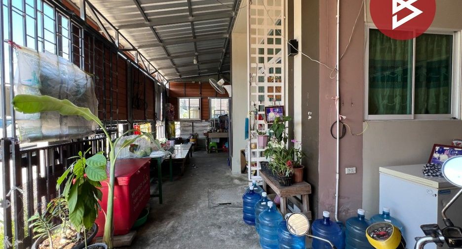 For sale 4 bedrooms townhouse in Bang Kapi, Bangkok