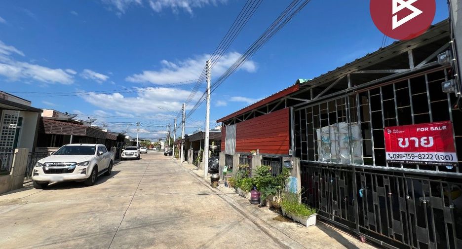 For sale 4 bedrooms townhouse in Bang Kapi, Bangkok