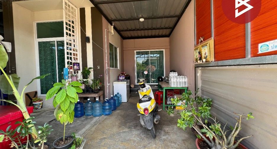 For sale 4 bedrooms townhouse in Bang Kapi, Bangkok