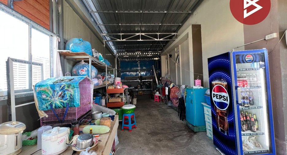 For sale 4 bedrooms townhouse in Bang Kapi, Bangkok