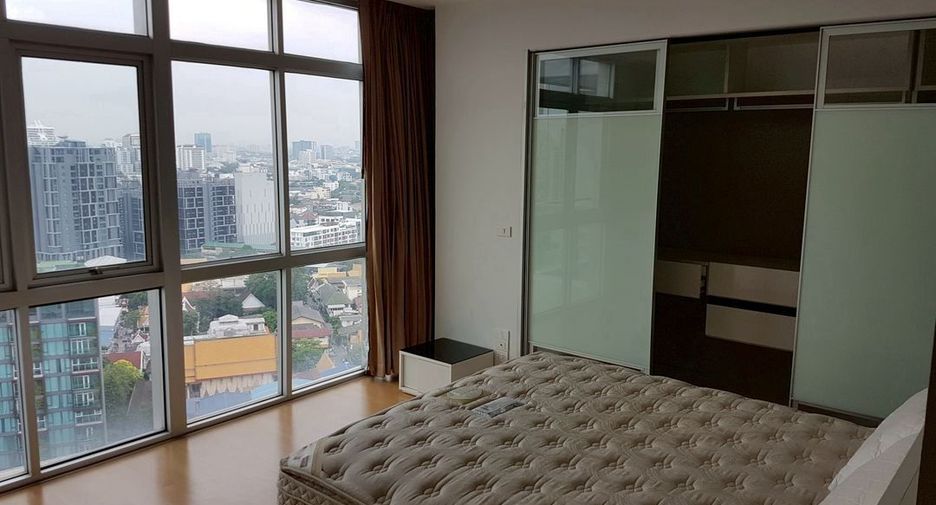 For rent 2 bedrooms condo in Khlong Toei, Bangkok