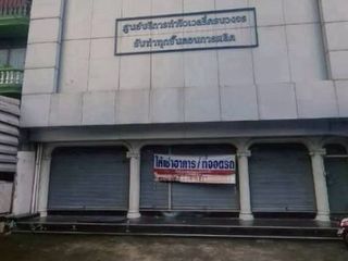 For rent retail Space in Huai Khwang, Bangkok