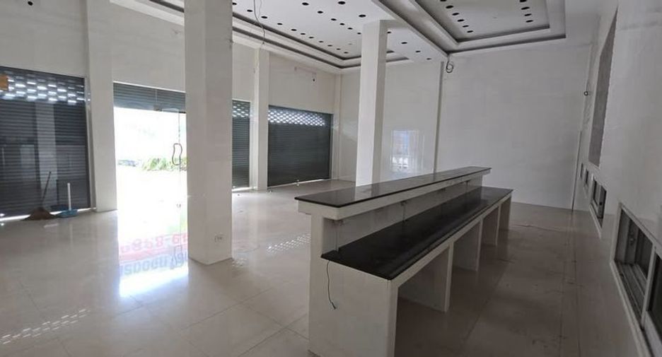 For rent retail Space in Huai Khwang, Bangkok
