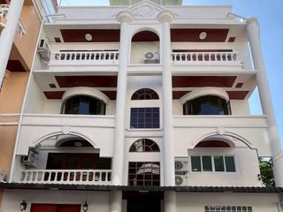 出租 4 卧室 独立屋 在 Watthana, 曼谷