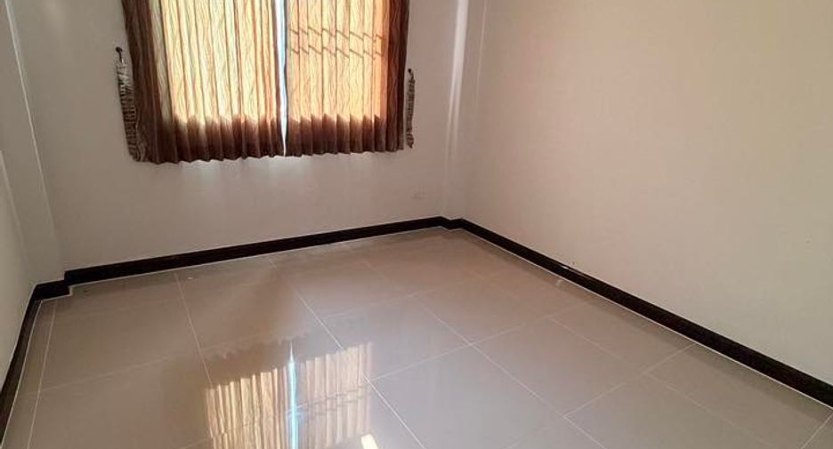 For rent 3 bedrooms house in East Pattaya, Pattaya