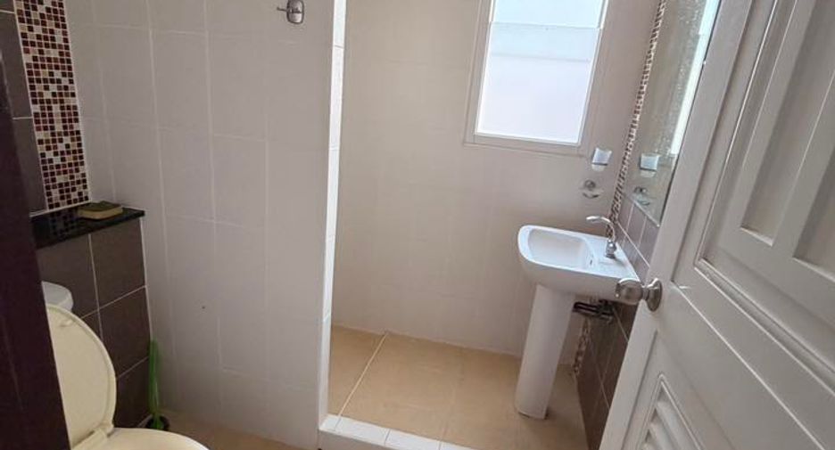 For rent 3 bedrooms house in East Pattaya, Pattaya