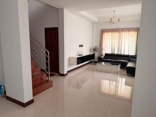 Haus zur Miete mit 3 Zimmer in Bang Lamung, Chonburi