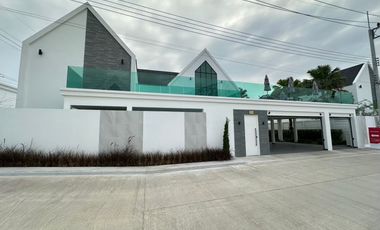Villa zum Kauf mit 3 Zimmer in Huay Yai, Pattaya