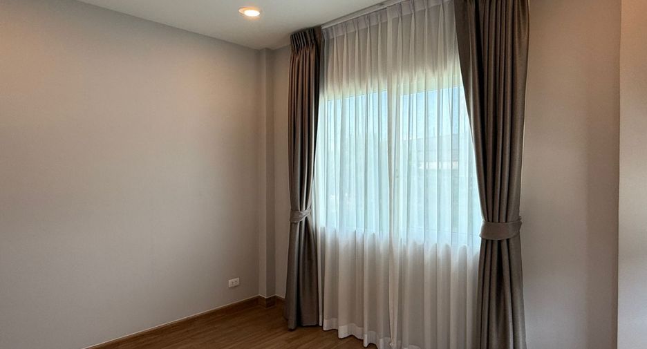 For sale 4 bedrooms house in Bang Phli, Samut Prakan