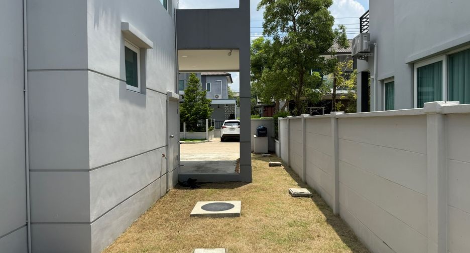 For sale 4 bedrooms house in Bang Phli, Samut Prakan