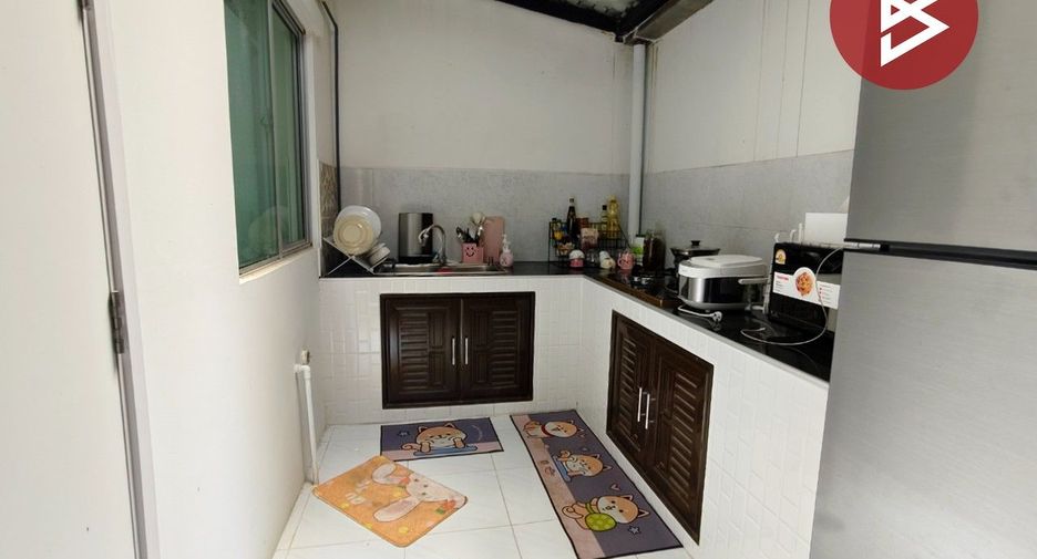 Casa adosada en venta de 3 habitaciones en Bang Phli, Samut Prakan