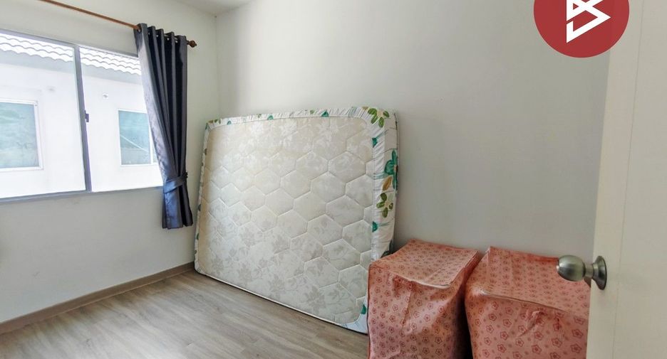 Casa adosada en venta de 3 habitaciones en Bang Phli, Samut Prakan