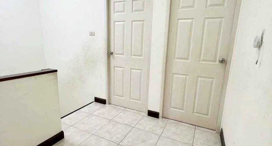 For sale 3 ベッドルーム townhouse in Mueang Chon Buri, Chonburi
