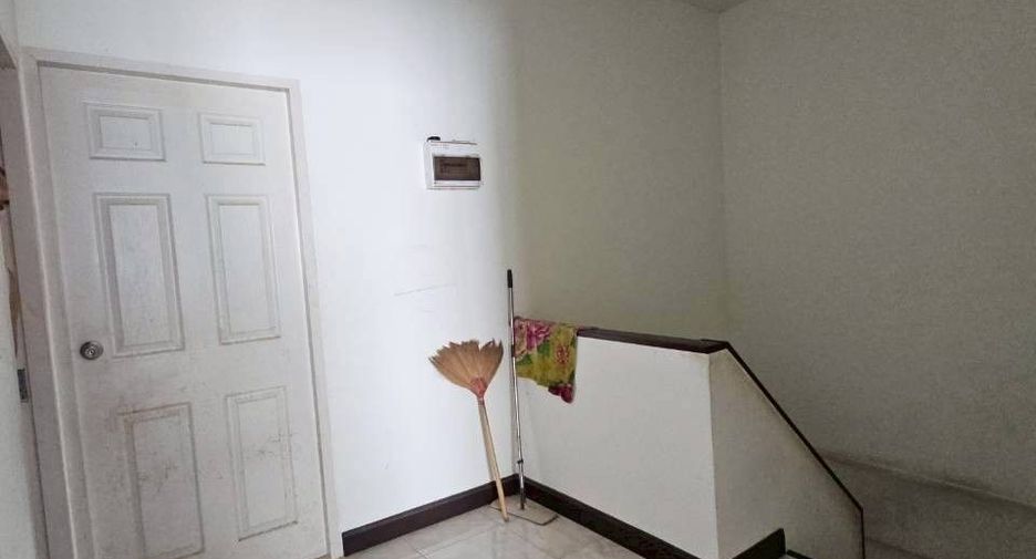 For sale 3 ベッドルーム townhouse in Mueang Chon Buri, Chonburi