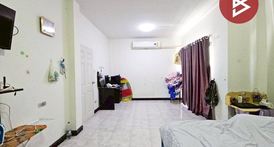 For sale 3 ベッドルーム townhouse in Mueang Chon Buri, Chonburi