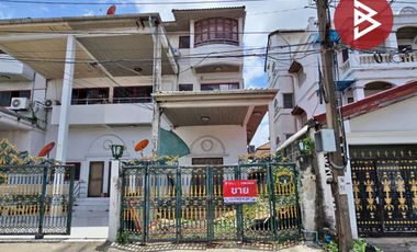 À vendre 3 chambres maison de ville à Min Buri, Bangkok