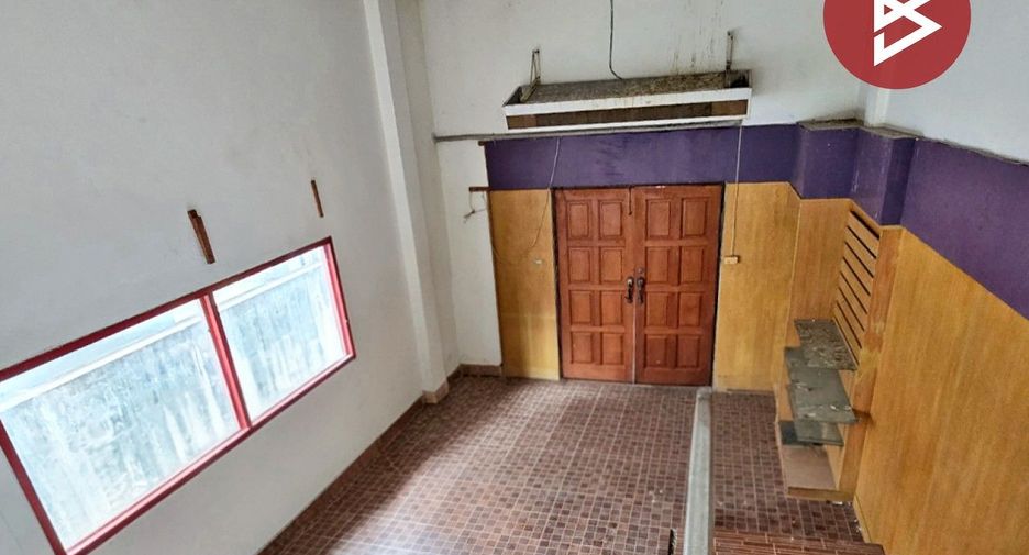 À vendre 3 chambres maison de ville à Min Buri, Bangkok