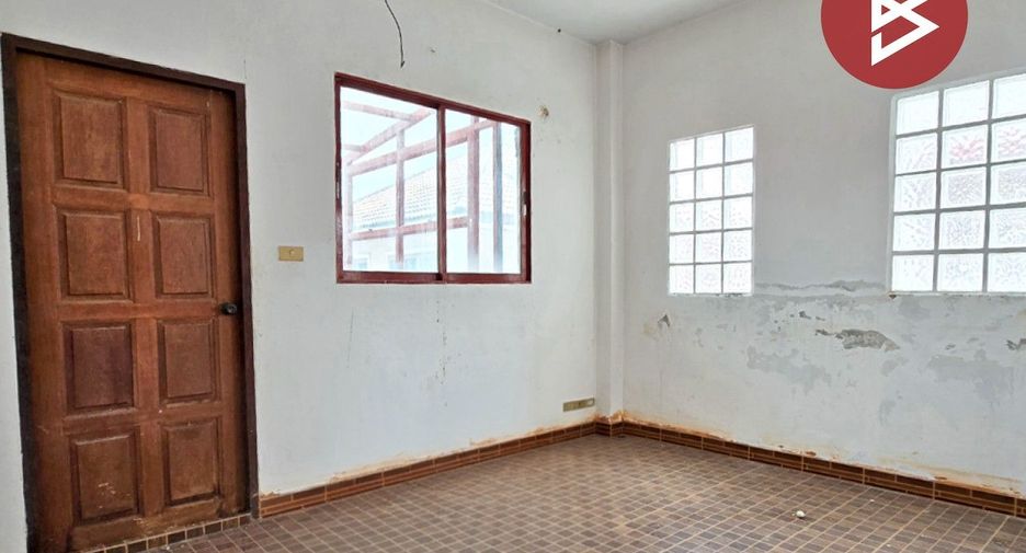 À vendre 3 chambres maison de ville à Min Buri, Bangkok