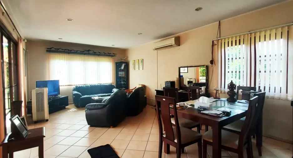 À vendre 2 chambres maison à Mueang Chon Buri, Chonburi